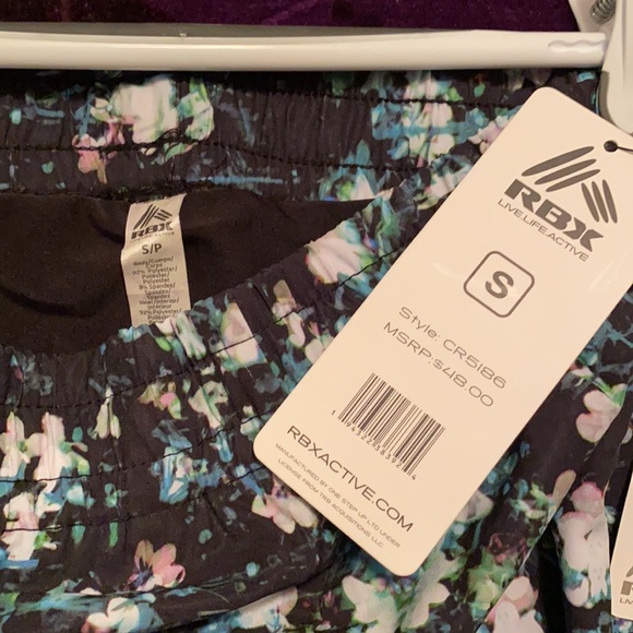 Shorts - Picture 2 of 3